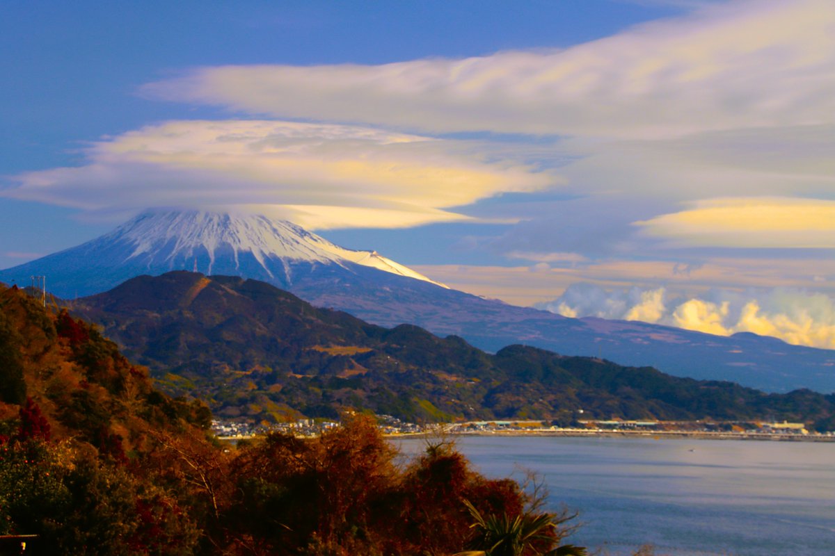 富士山と笠雲 ＃富士山