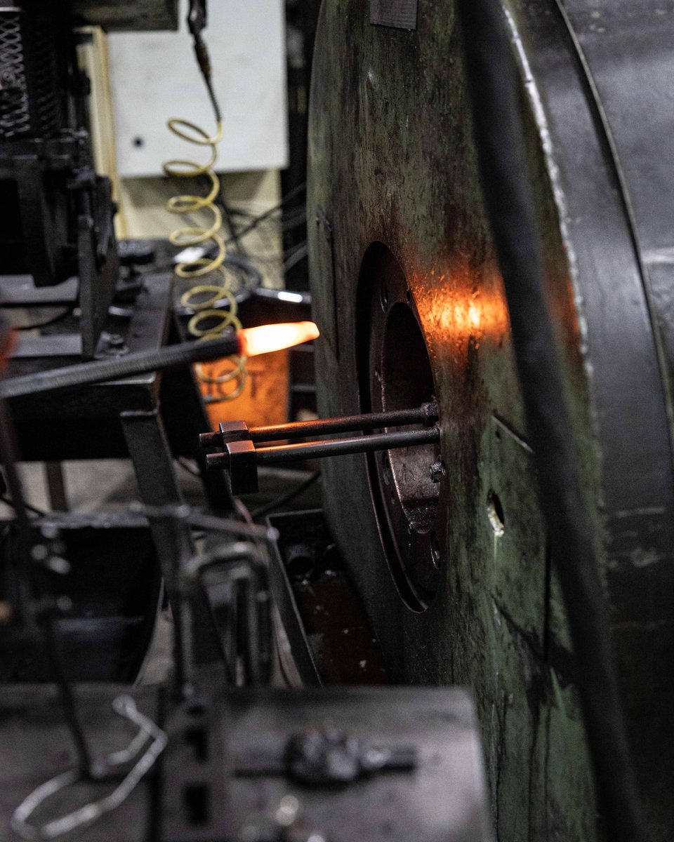 mayhewtools's tweet image. Behind-the-scenes action of some American Made Mayhew tools being created at our location in Turners Falls, Massachusetts.

#americanmade #factorywork #madeinusa #manufacturing #tools