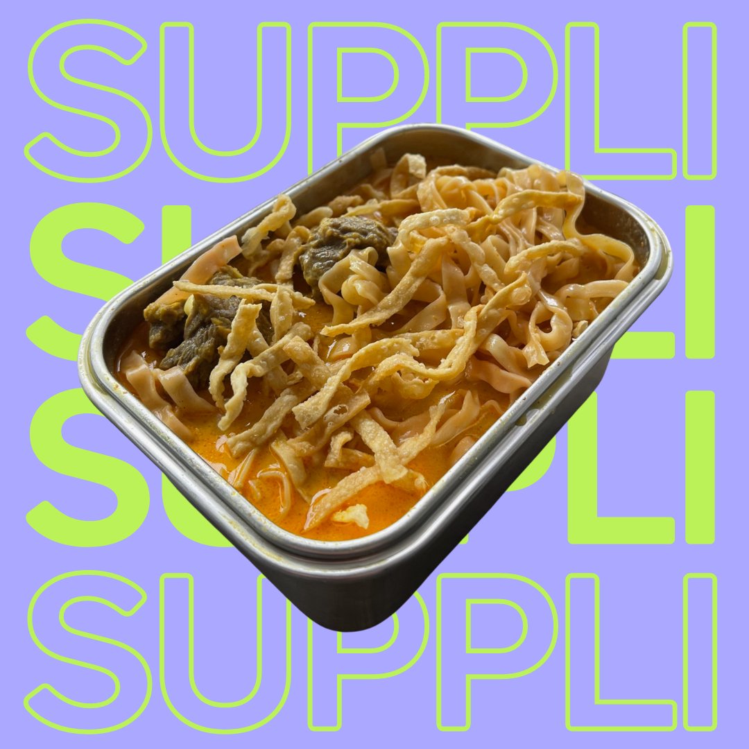 YUM YUM YUM! 😍 SukhoTHAI serving us up with their delicious KHAO SOI 🎉
.
.
.
.
#Suppli #sustainability #takeoutto #torontofoodie #supportlocal #torontoeats #reusable