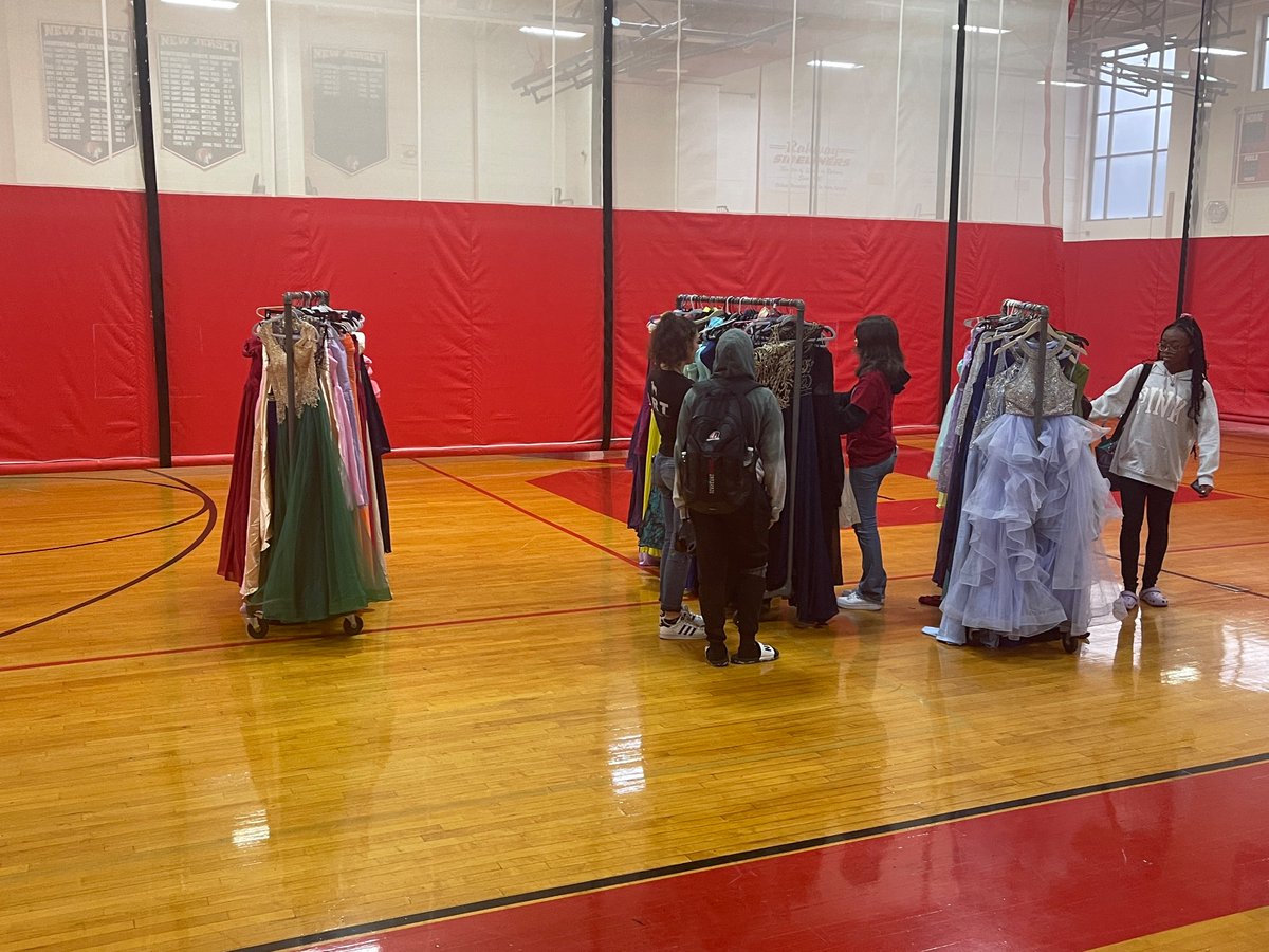 Carl Darius (@carldarius1) on Twitter photo Come out and pick up a FREE dress at Rahway High School for “Say Yes to the Dress” ! All are welcome 4-8pm. <a href="/RahwayHigh/">Rahway High School</a> Come out and pick up a FREE dress at Rahway High School for “Say Yes to the Dress” ! All are welcome 4-8pm. <a href="/RahwayHigh/">Rahway High School</a>