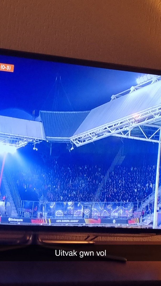 VKEXPRESS65's tweet photo. Uitvak psv gewoon heel vol #PSVSEV #knvb @KNVB @fctwente @vandaaginside en zondag niet wat gaat hier mis of vertel gewoon de waarheid @PSV https://t.co/2IdA1y607F
