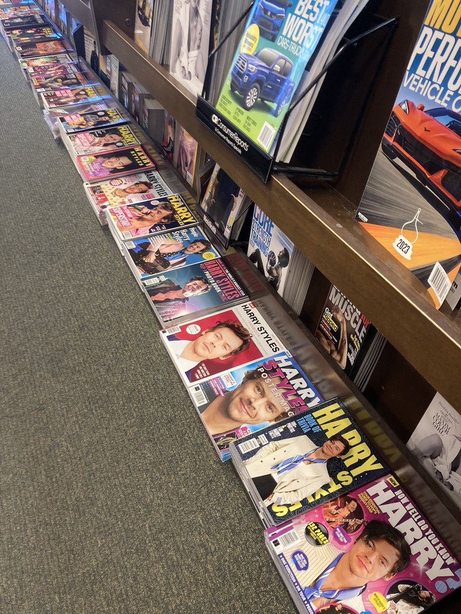 Harry Styles is single-handedly keeping the magazine business afloat. More than 2O covers! #HarryStylesLoveOnTour