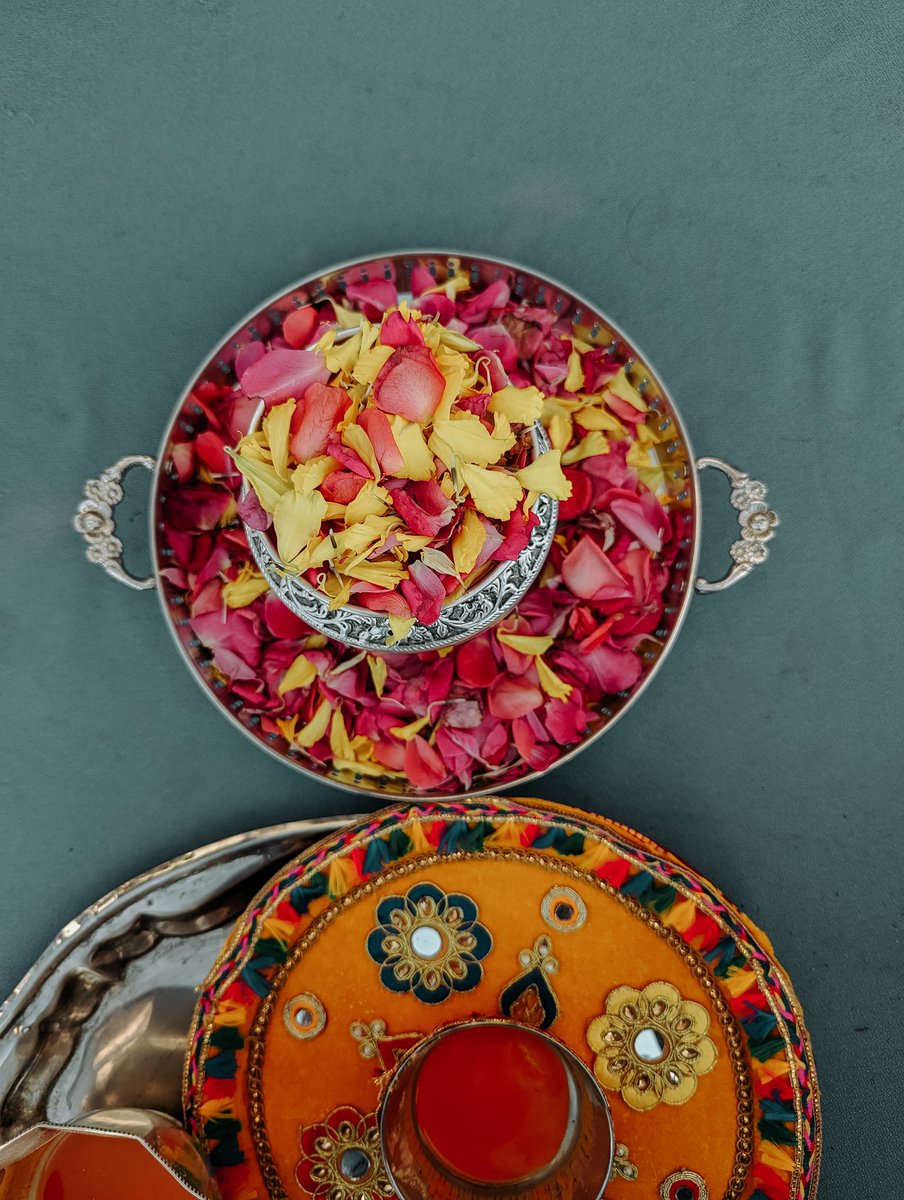 visentrepreneur's tweet image. BTS snippets from Bharath x Prerna Haldi #visualdirector #weddingscripts #googlepixel7pro Shot on Google Pixel 7 Pro