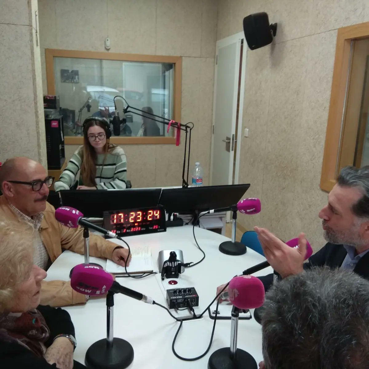 Hui representants de la "COALICIÓ UNITS" han anat a Play Radio Valencia per a parlar del Nostre proyecte .

go.ivoox.com/rf/103535136