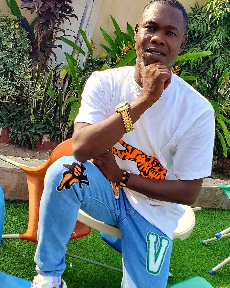 solakafinta's tweet photo. They promised to give me commissioner if I collapse my structure for them.I turned them down because A NEW Nigeria Is Bigger Than Been A Commissioner. @PeterObi is coming
@valentineozigbo @DonSavio5 @firstladyship  @Jack_ng01 @JackObinyan @PO_GrassRootM @AishaYesufu https://t.co/BMIpMdfL0o