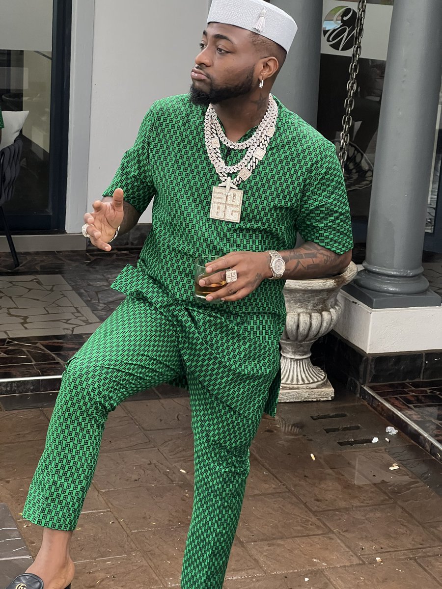 lizzy_gold007's tweet photo. @bod_republic I can’t ever delete this picture from my phone. Even if I change my phone, I will still search for this pic and save it. #myfav #myfavcolor #myfavorite @davido https://t.co/gcySUadZvC