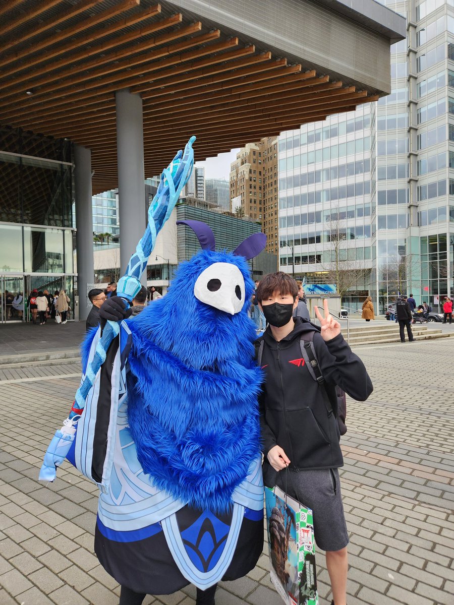 MaxGreen tweet media