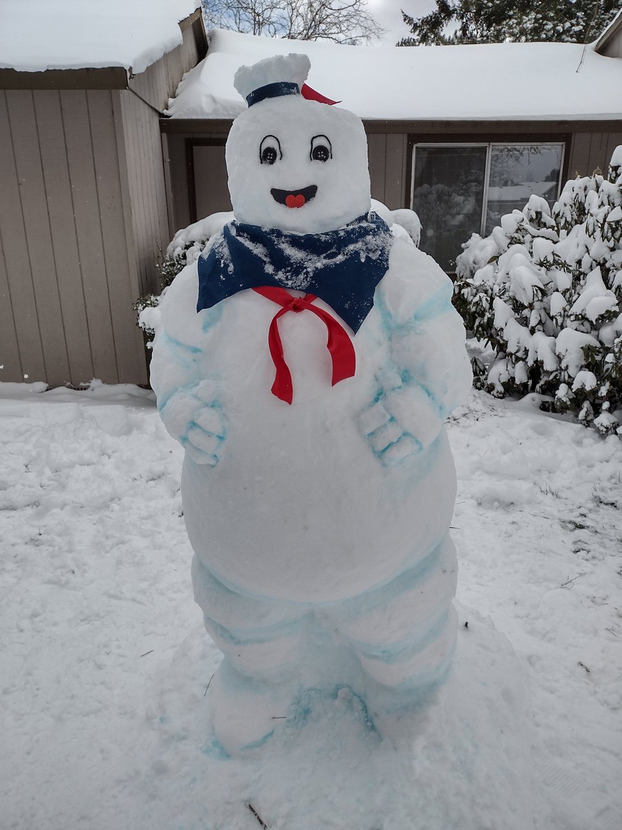 Snow day!! #pdx #snow #staypuft #snowman #hillsboro #koin