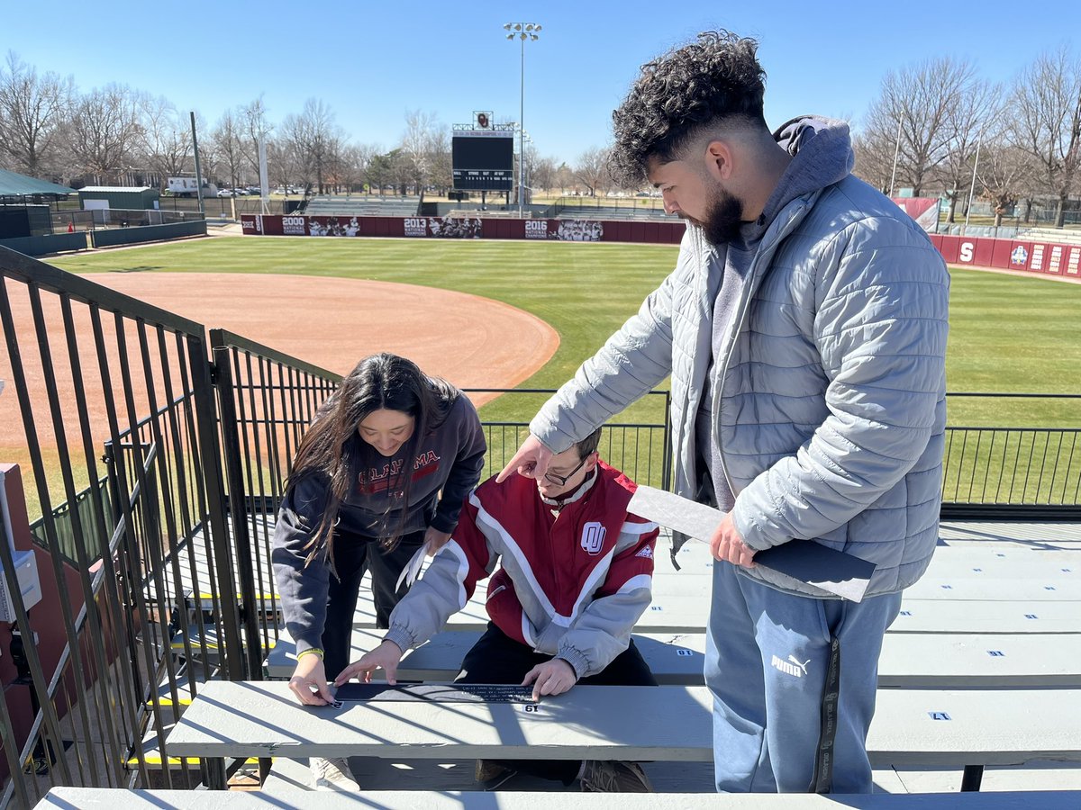 Natalie92Davis's tweet photo. Shoutout to the Event and Game Ops student workers who helped put on seat stickers at @OU_Softball today in the 40* weather. Home season starts in one week and we couldn’t get there without them. https://t.co/wPciGgtmzz