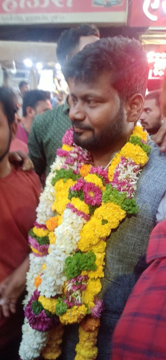 cajit10's tweet photo. 6 महिने रात्रीचा दिवस करून mpsc च्या विद्यार्थ्यांसाठी लढून, लढाई जिंकवणारे बळीराम डोळे सर यांचे खुप आभार 🎊🎊💪
@BaliramDoley
 @atullondhe
 @NANA_PATOLE
 @IYCMaha
 @INCMumbai
 @IYC
 @INCMaharashtra
 @Buntyshelke_inc
 @sainsk64989256
 @KunalBhavsar227
 @Liberal_India1
 @bb_थोरात https://t.co/9ROPpkTY3m