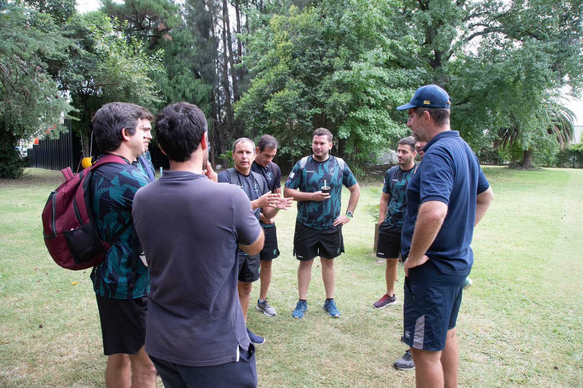 unionargentina's tweet photo. Además, pudieron observar el entrenamiento de @pampas_uar y dialogaron con su Head Coach, Ignacio Fernández Lobbe, como también con Felipe Contepomi, Andrés Bordoy y Juan Fernández Lobbe.

#LaUniónDeTodos https://t.co/CwrCZ4v65z