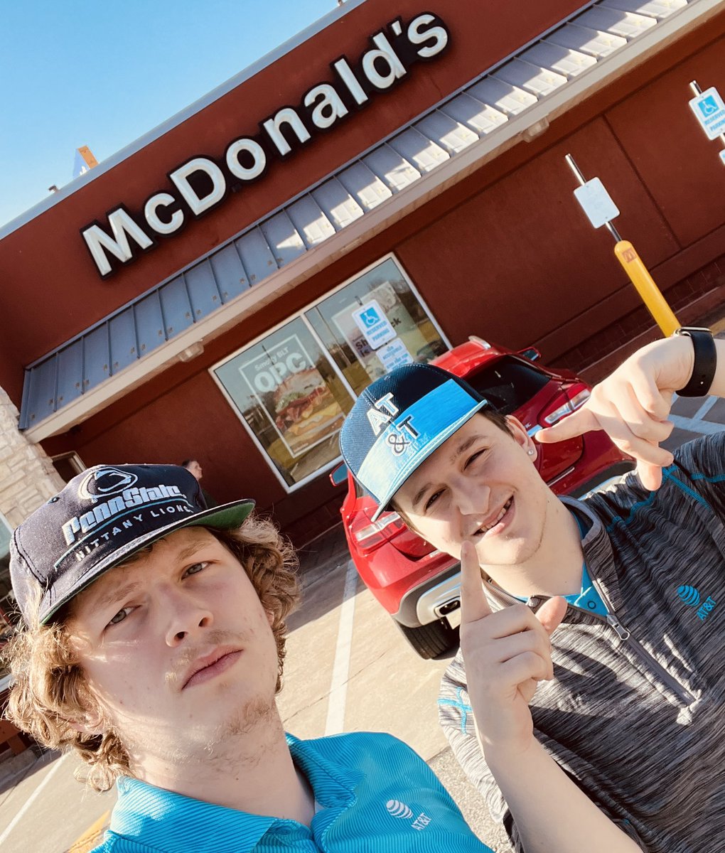 Signature Flyer stops for #strabane w/<a href="/Nate_412/">Nate Orr</a> 🚨 Eight stops today and more to come🔥💪🏼 <a href="/keroninc/">Keron Incarnato</a>