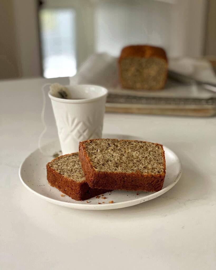 Baking banana bread is on constant rotation in my kitchen. Who doesn’t love to walk into the house to the comforting smell of fresh baked bread? Happy Friday and happy National Banana Bread Day!
.
.
.
.
#bananabread #banana #baking #homemade #madefromscratch #comfortfood #co…