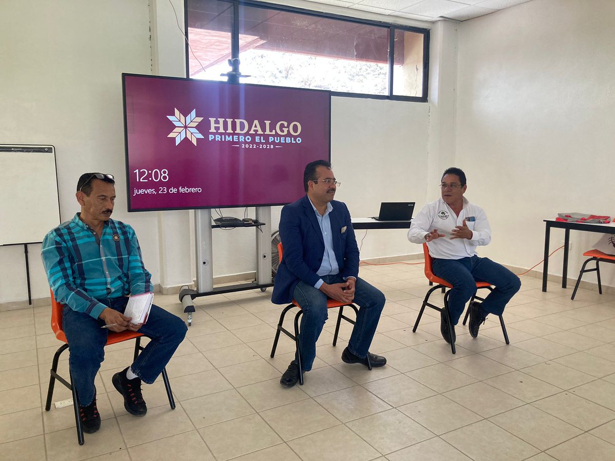 UPFIM_Oficial's tweet photo. Visita de nuestro rector el 𝐃𝐫. 𝐋𝐞𝐨𝐧𝐜𝐢𝐨 𝐌𝐚𝐧̃𝐚𝐫𝐨́𝐧 𝐏𝐫𝐢𝐞𝐠𝐨, en la Unidad Académica de Meztitlán.
Se realizo la visita de agenda Académica donde se hizo la presentación del Rector. https://t.co/NQvSeZKK3E