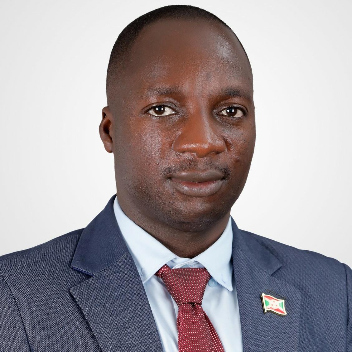 NTIRAMPEBAGerv6's tweet photo. #NewProfilePic https://t.co/TfwKmZDpkF