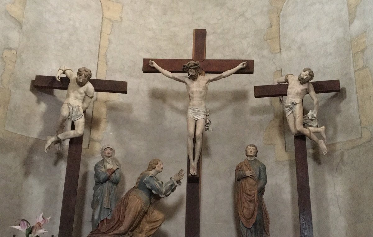 Nous sommes à Briey, dans le chœur de l’église Saint-Gengoult. Un calvaire. Monumental. Une œuvre poignante attribuée à Ligier Richier, qui, à la Renaissance, usa de son ciseau avec une telle virtuosité qu’on le surnomme le « Michel-Ange lorrain ».

blelorraine.fr/2023/02/calvai…