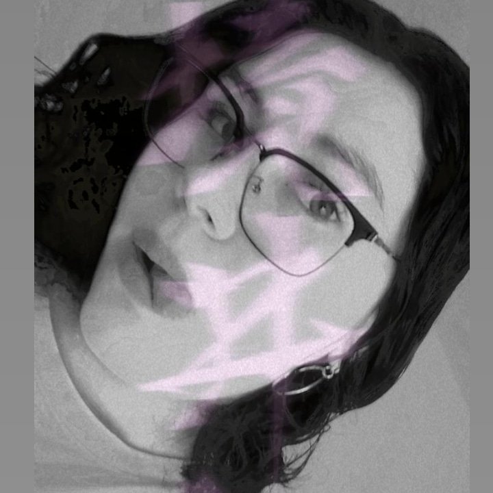 tomx_sty's tweet photo. Hola soy kat, tengo 18 y staneo a Harry desde el 2020, soy tauro, FTDT, Cannyon moon, y satellite mias, soy buena muti y me gusta interactuar, phh me pertenece 
#integracionharrie #HarrStyles https://t.co/MPjfphVBE2