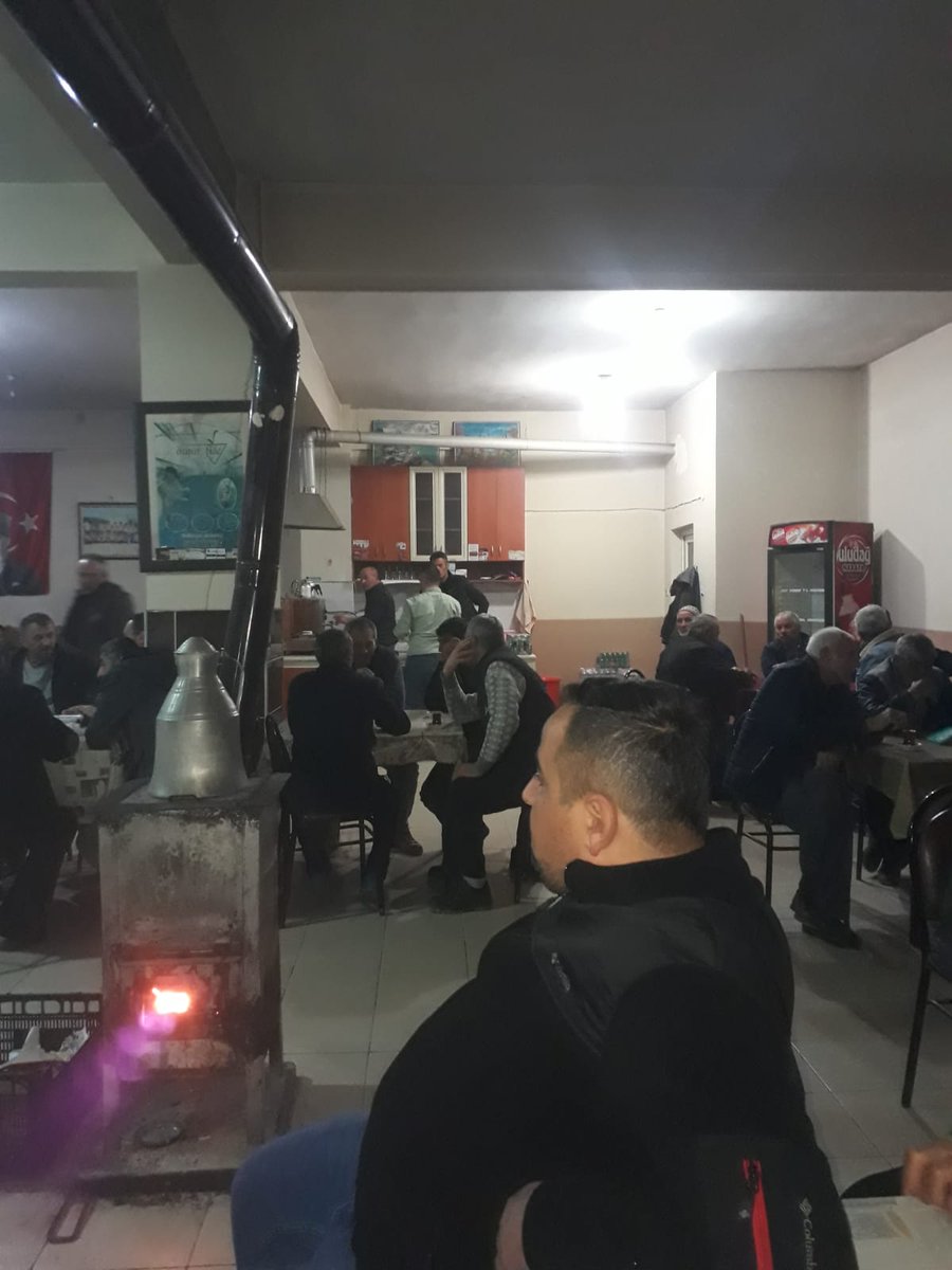 das_i's tweet photo. Köyümüz Düzmeşe köyünde Cumartesi günü yanan Camimiz için köy kahvesinde halkımızla toplantı gerçekleştirdik. Camimizin kalan bölümünün yıkılıp Yeni camii inşaatına ve Düzme Köyü Camii Yaptırma ve Yaşatma derneği kurulmasına karar verdik. Hayırlı olsun inşallah.... https://t.co/InHSFGqy0s