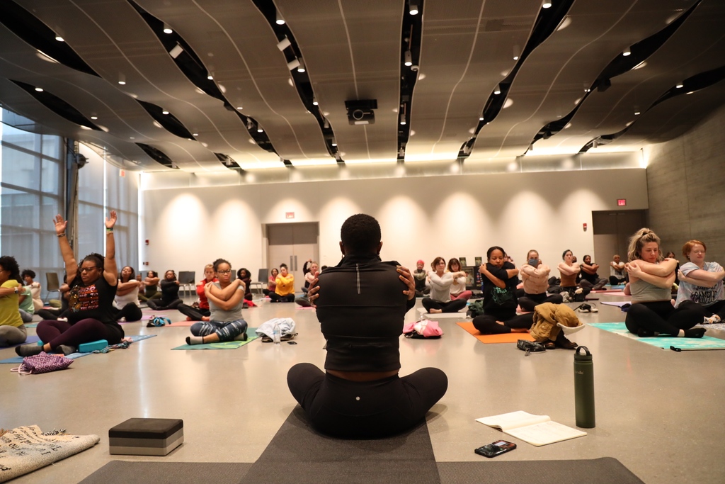 SpeedArtMuseum's tweet photo. THIS SUNDAY, from 1 to 4 pm is February Community Day! Come celebrate black culture and art at the Speed. Join us for art-making, music, a gallery tour, and an esteemed panel.
This is a FREE event! See you and your family at #yourSpeed https://t.co/iFxdyHfqTT