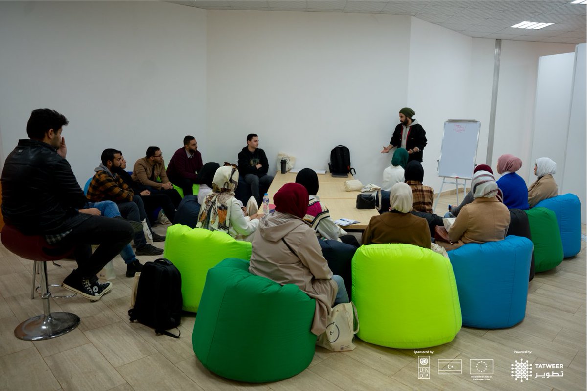 TatweerResearch's tweet photo. صور الحدث التعريفي ببرنامج Tec+ في #بنغازي، والذي ضمّ روّاد أعمال وأصحاب شركات ناشئة والعديد من الخبراء والمهتمين؛ بالإضافة إلى نشاطات متنوعة.
المحطة التالية: سبها ✈️
بدعم من @UNDPLibya و @EUinLibya
#TECPlus #TecRoadshow #TatweerResearch #UNDP #EU https://t.co/kdHMsENzdx