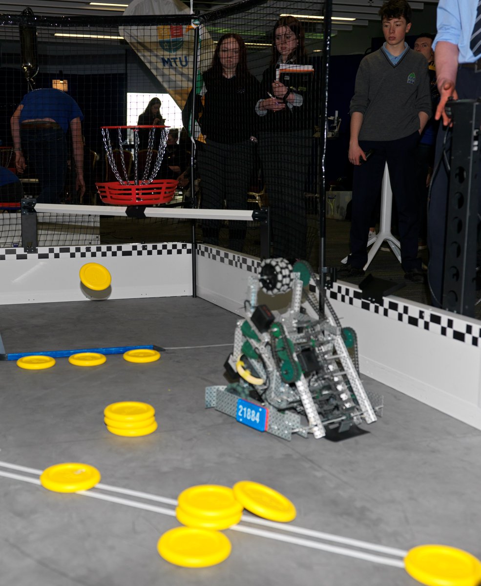 jookul100's tweet photo. Congrats to all the teams at the Vex EDR National Finals in Cork today. A great day and a great showcase for STEM @MTU_ie @DellTechIreland @VEXRoboticsIE #vexireland @REC_Foundation https://t.co/w9xUUqIdzq
