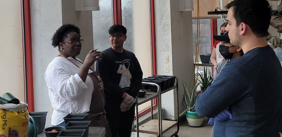 csinews's tweet photo. Another extraordinary day in the CSI Greenhouse, learning how to plant bulbs as part of the CSI Office of Sustainable Community Planning's Greenhouse Learning series. Full video to come.
#WeAreCSI #OpportunityandChallenge #CUNY #CSISustainability https://t.co/PhDgNNddCT