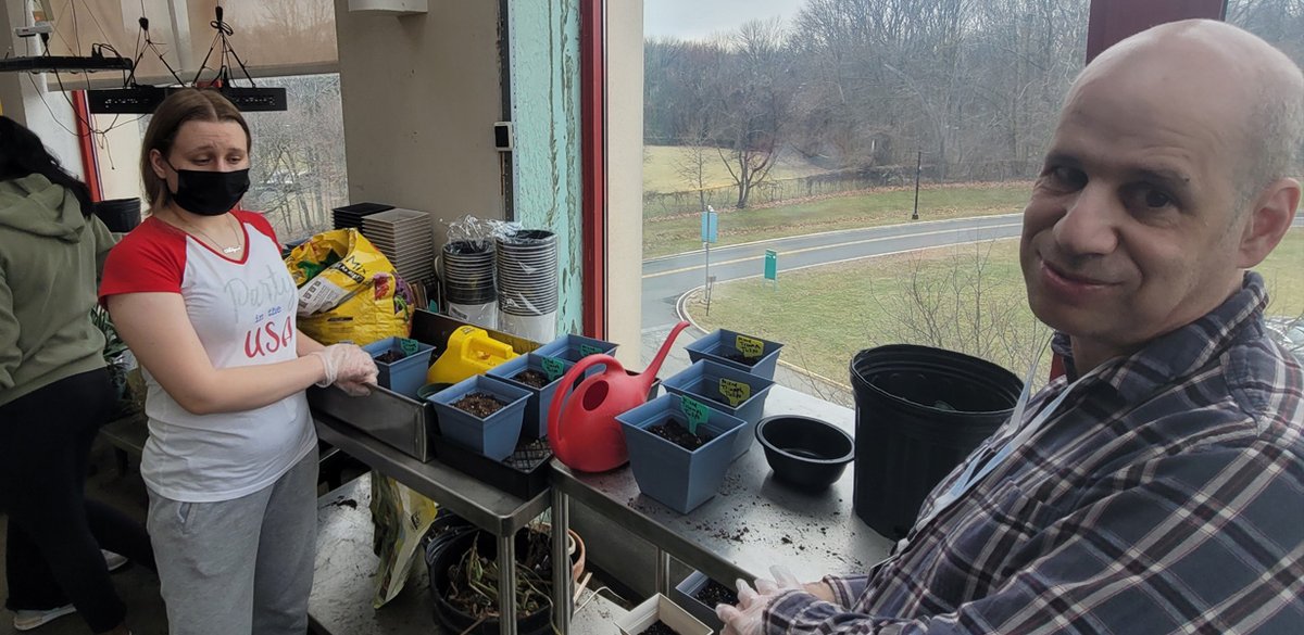 csinews's tweet photo. Another extraordinary day in the CSI Greenhouse, learning how to plant bulbs as part of the CSI Office of Sustainable Community Planning's Greenhouse Learning series. Full video to come.
#WeAreCSI #OpportunityandChallenge #CUNY #CSISustainability https://t.co/PhDgNNddCT