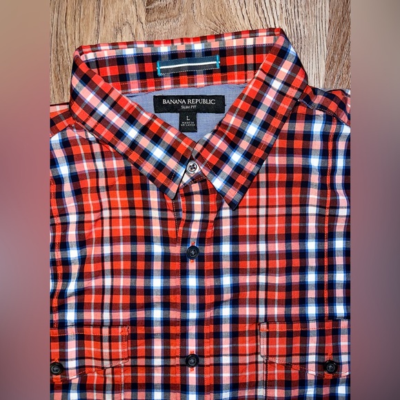 NWJUSTY's tweet photo. So good I had to share! Check out all the items I'm loving on @Poshmarkapp #poshmark #fashion #style #shopmycloset #zonepro #bananarepublic #mteverestvalleygearwear: https://t.co/PbBgyxf8uw https://t.co/eKM3viiccN