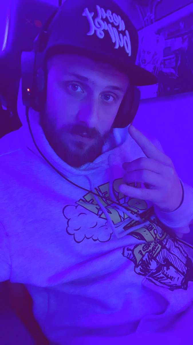 We Gaming @NEONBURSTGAMER !!!