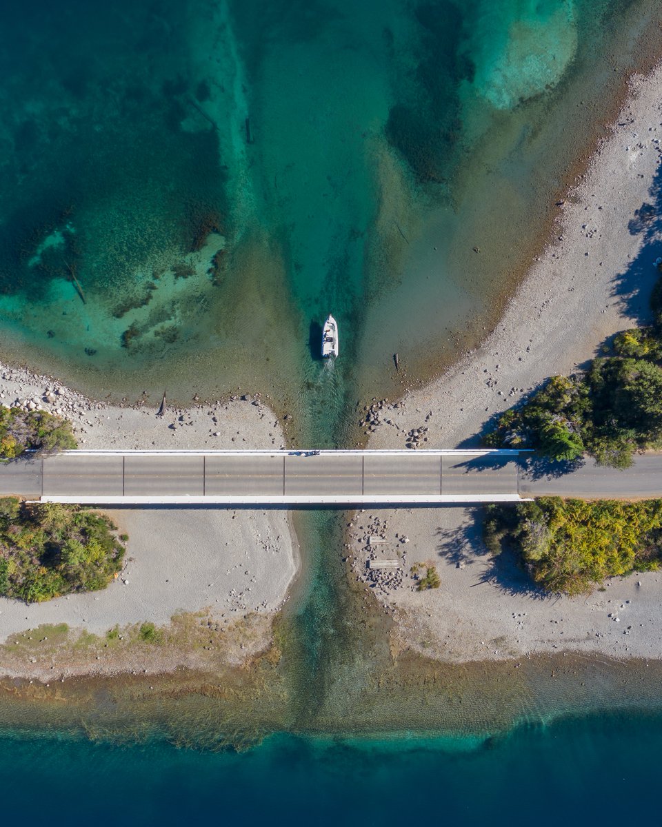 mdkro's tweet photo. Hilo de 10 lugares donde llevé el drone con mis 4 fotos favoritas de cada destino. Arranco por el sur.

1. Bariloche. https://t.co/lQMNr5PzKf