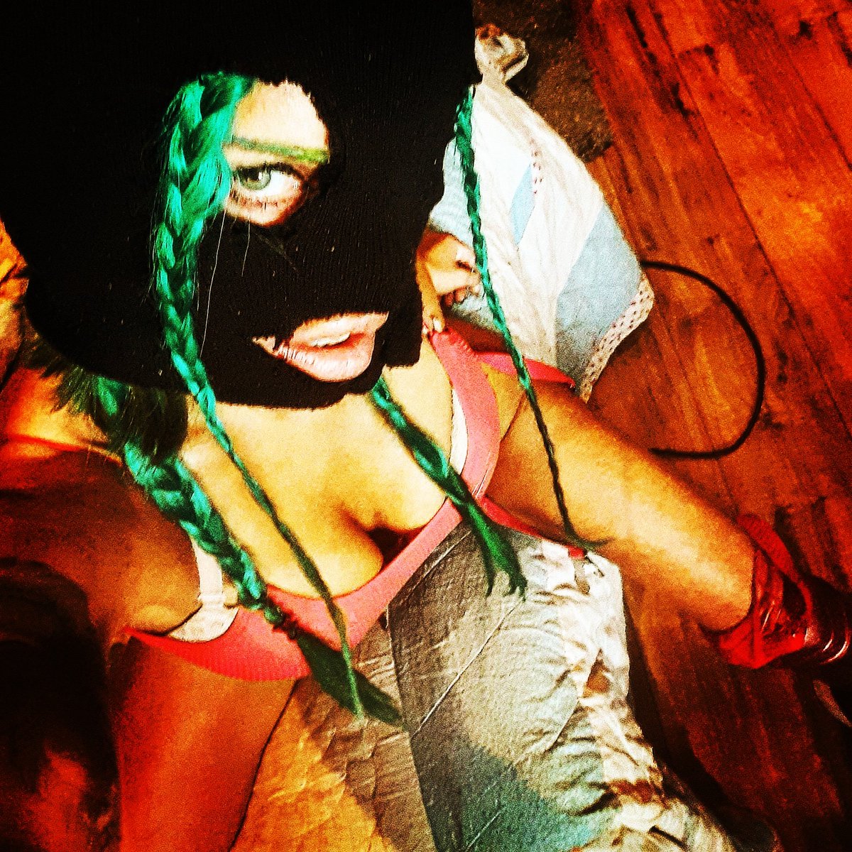 libbycoxon's tweet photo. #badgirl
#loveit
#kink https://t.co/f0MbhcKyXu