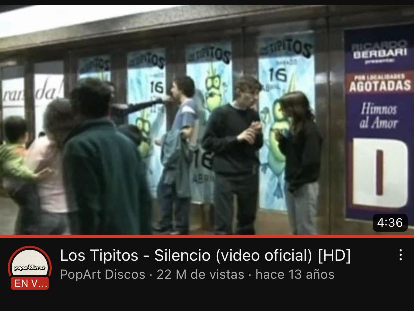 Hay ciertas canciones específicamente de rock nacional, que no suelen ser tristes, pero tienen la capacidad para DEPRIMIRME, me imagino siendo un nene en un atardecer con viento y con la sensación de que mañana tengo que ir a la escuela. Doy algunos ejemplos: