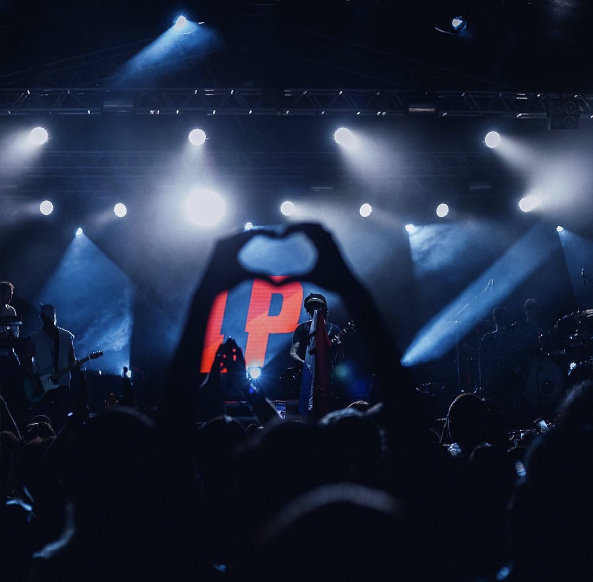 iamlp's tweet photo. What a beautiful way to end my South American tour. Thank you all. ❤️
📸 @G5pro https://t.co/O7uP9D3joB