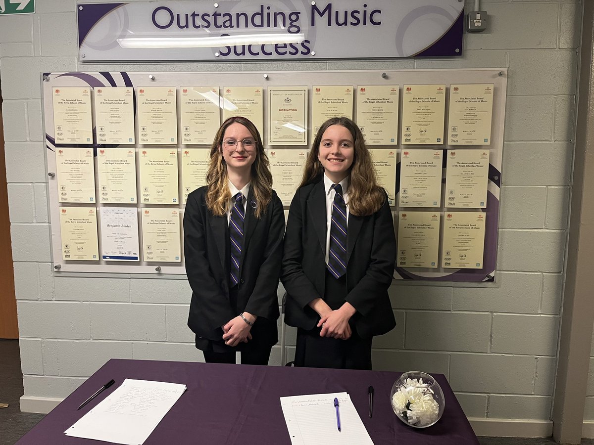 OutwoodPortland's tweet image. It was so wonderful to welcome our parents and carers to OAP tonight, for a wonderful night of revision tips and everything to do with GCSE exams. We can’t wait for the next one! Also a big thank you to our fab students that supported the event. #ProudToBePortland #RevisionTips