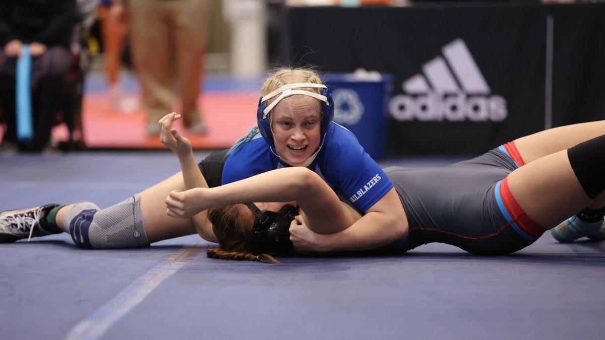 bigmac_nocheez's tweet photo. First state champ of the day at Class 6-5A girls wrestling state tourney

135 – Shelby Davis, Gardner-Edgerton (36-4) defeats Madison Freeland, Shawnee Heights (32-7) by pinfall

Davis had to fight off a near-pin early, but took control in 2nd period

#KSHSAACovered x @CapFed https://t.co/emcrcbiTUh