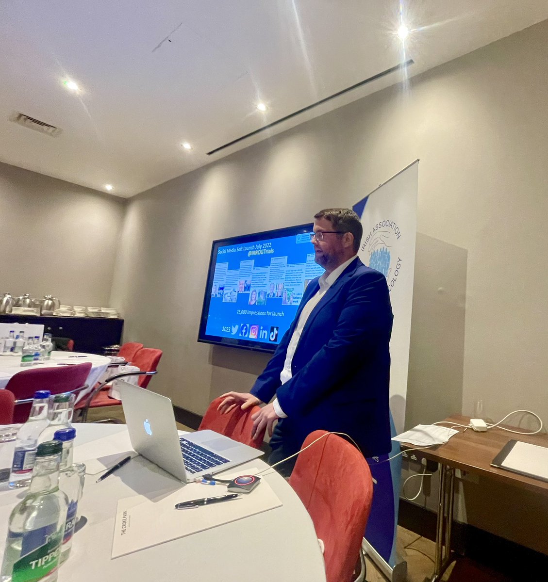 Nbyrne26's tweet photo. Fantastic talks from Gavin Lawler IRROG Manager and Prof Jarushka Naidoo for the Dublin / Leinster IANO meeting this eve #oncologynursing #iano @IANOcancernurse @IRROGTrials @IrishCancerSoc @DrJNaidoo https://t.co/iMMjLqbTjn