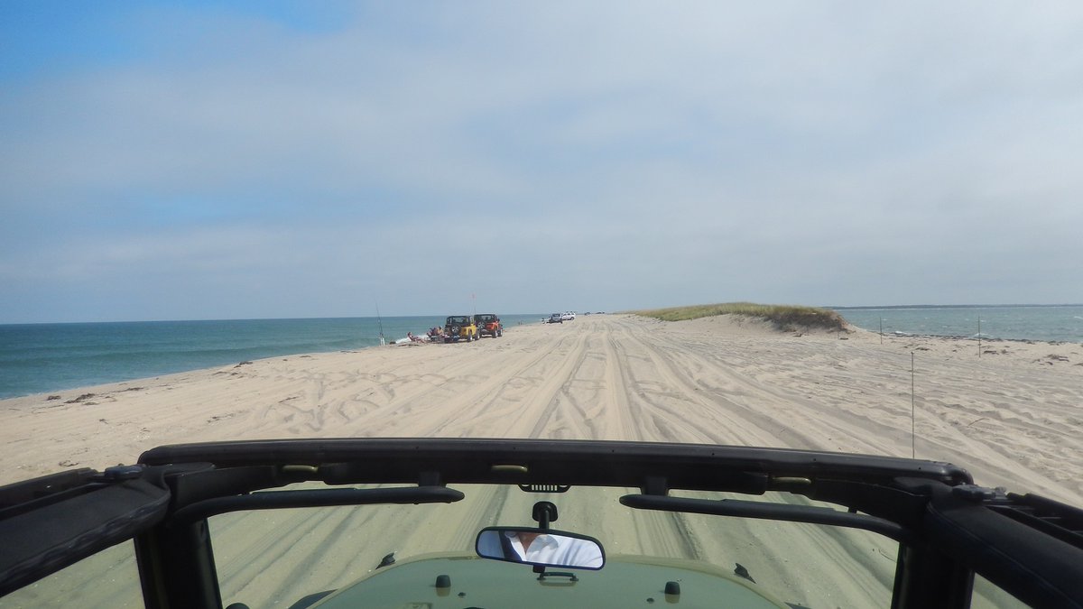 VIN_786's tweet photo. Experience the ultimate thrill of off-roading on beautiful beaches in a 4x4 vehicle! For best performance and to ensure max traction reduce tire pressure to 15-20 psi and maintain a safe speed of 10-15 mph (16-24 kmph) #beachdriving #GoaBeach #4x4Adventures #SafeOffRoading #Travel #India