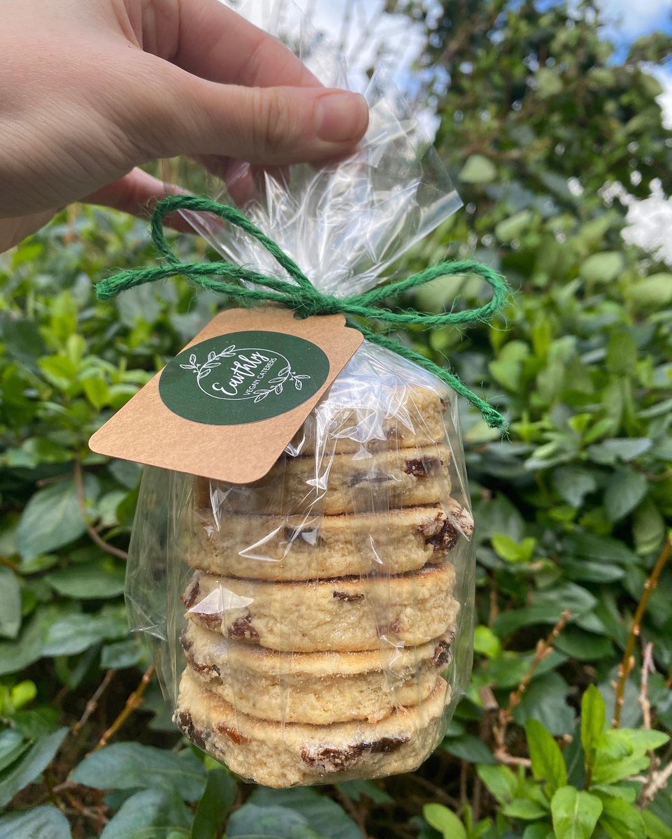🏴󠁧󠁢󠁷󠁬󠁳󠁿Dydd Gwyl Dewi Sant 🏴󠁧󠁢󠁷󠁬󠁳󠁿
Our delicious,handcrafted on a traditional bake stone, Welsh cakes, are available in packs of 6 (£6) or 10 (£10). Order now for pick up from Heath or Karry’s Deli in Barry on Feb 28th.🏴󠁧󠁢󠁷󠁬󠁳󠁿

#StDavidsDay #Welsh #welshcakes #cardiff #plantbased #vegan
