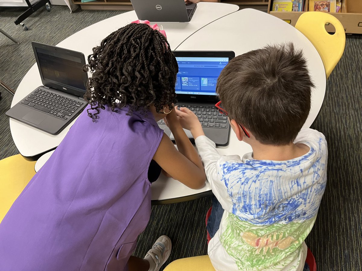 Lots of fun at #BISDDigitalLearningDay!!! <a href="/Ross_BISD/">Ross Elementary</a> <a href="/BISD_ITech/">BISD ITech</a> #BISD_DLD #Coding #DestinyDiscover part2