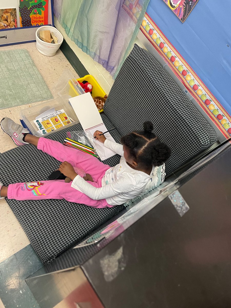 Big emotions can be hard to navigate. 
#safespace #drawing #itsoktoneedamoment