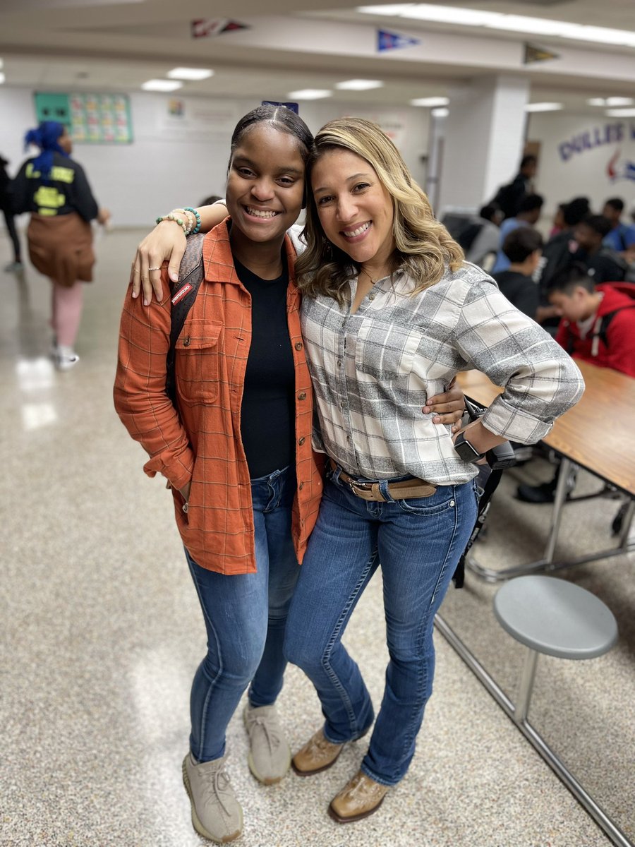 DMS_Vikings's tweet photo. These Vikings channeled the flannel today! #GoTexanWeek https://t.co/W0zag2EXpY