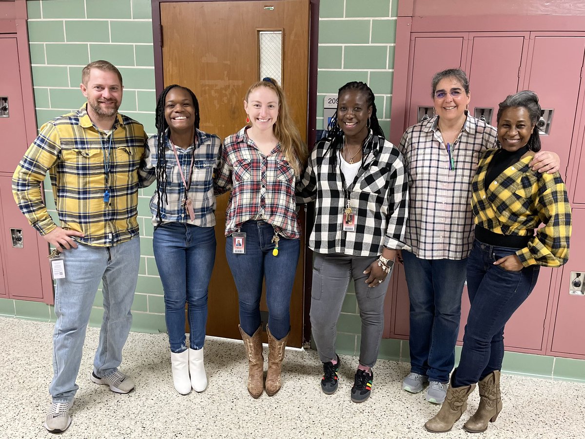DMS_Vikings's tweet photo. These Vikings channeled the flannel today! #GoTexanWeek https://t.co/W0zag2EXpY