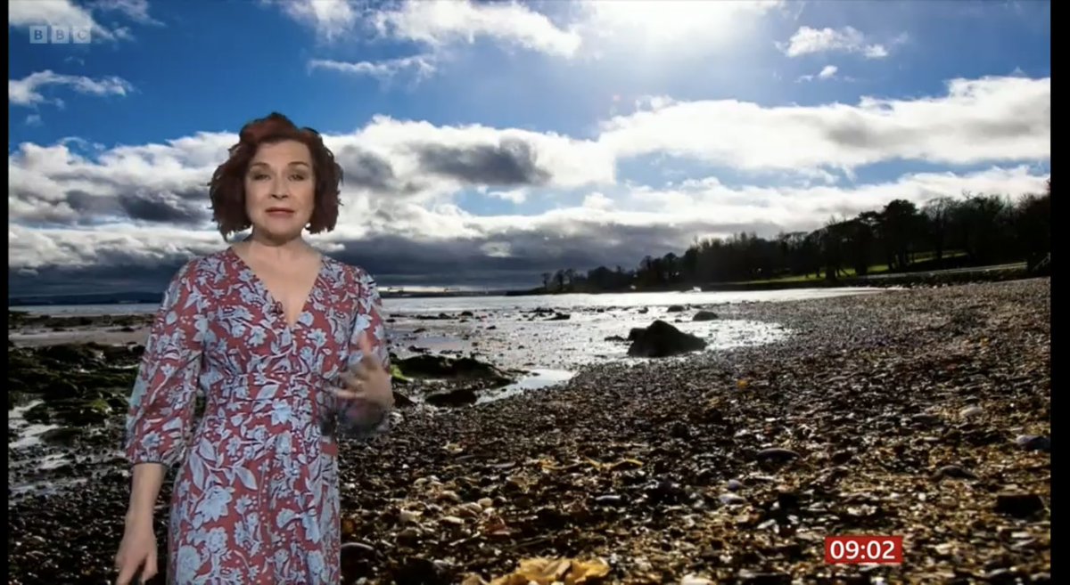 pcarlin70's tweet photo. @BelfastHourNI got another pic on @bbcniweather this week, thanks to @WeatherCee and the weather team for using my stuff, always gives me a buzz to see one of my pics 😎😎 #TEDxStormont #BelfastHour https://t.co/Py0zG8ddIw