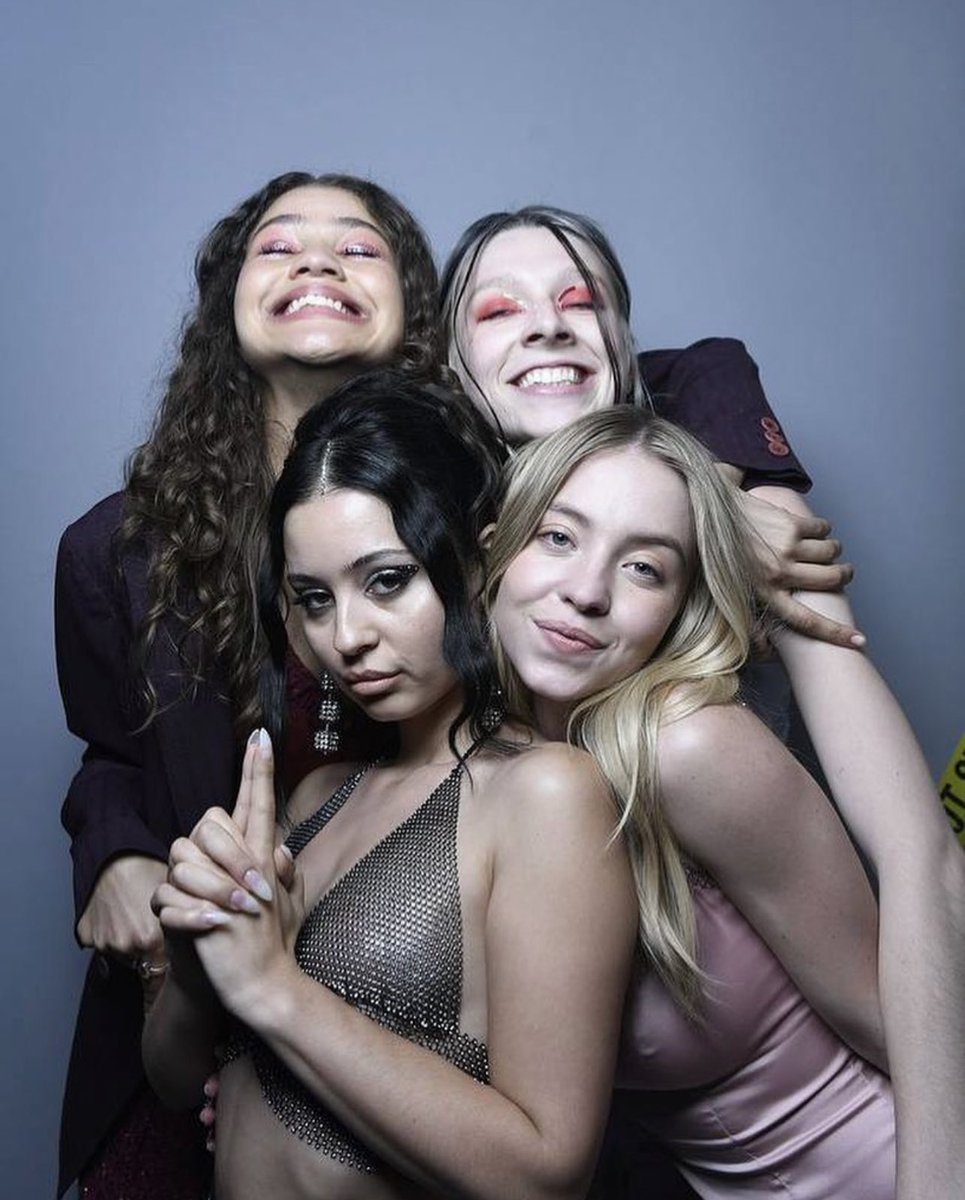 duckpromosbtc's tweet photo. 🚨 As filmagens da terceira temporada de Euphoria irão começar oficialmente no segundo semestre de 2023. 🚨 https://t.co/KXpnIK5jbd