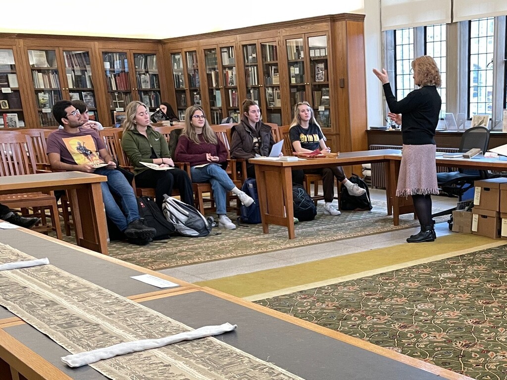 Special Collections hosted the English 100 Working with Texts class with Prof. Michael Kramp to introduce the students to the discipline of English, including research methods and emerging area of study. Highlights of this class were the Map of Shakespea… instagr.am/p/CpBUH-JpV6u/