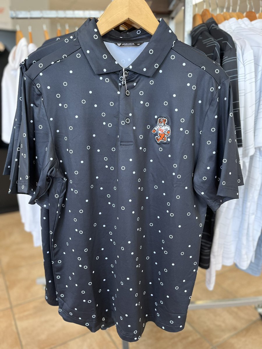 It’s getting warmer outside, who needs some new gear to hit the course? Check out this shirt that just dropped! 

#bearkatcourse #shsu #golfshirt #golfweather #newfit