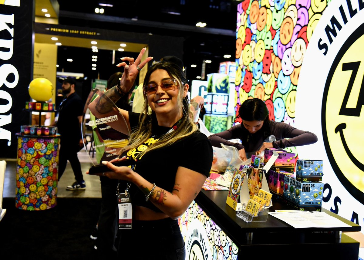 altproexpo's tweet photo. Our vendors are the definition of excellence, and this award is a testament to that! The countdown is on for the Fort Lauderdale edition - who else is excited to see the winners? π π
#excellence #excellenceawards #awardwinningvendors #countdowntotheshow #FortLauderdale https://t.co/rRL1oR2b7P