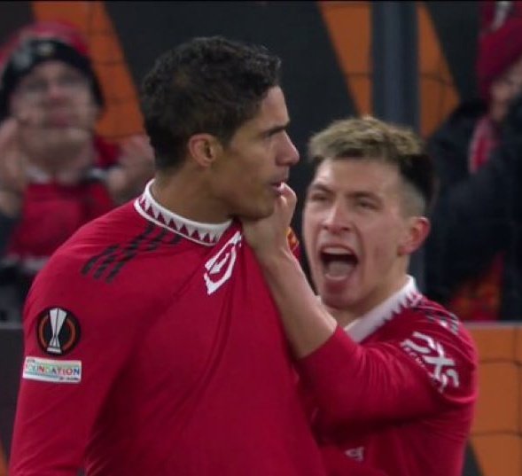 Raphael Varane appreciation tweet 👏

Goal-line clearance to deny Lewandowski in stoppage time, and look at Lisandro Martinez ❤️