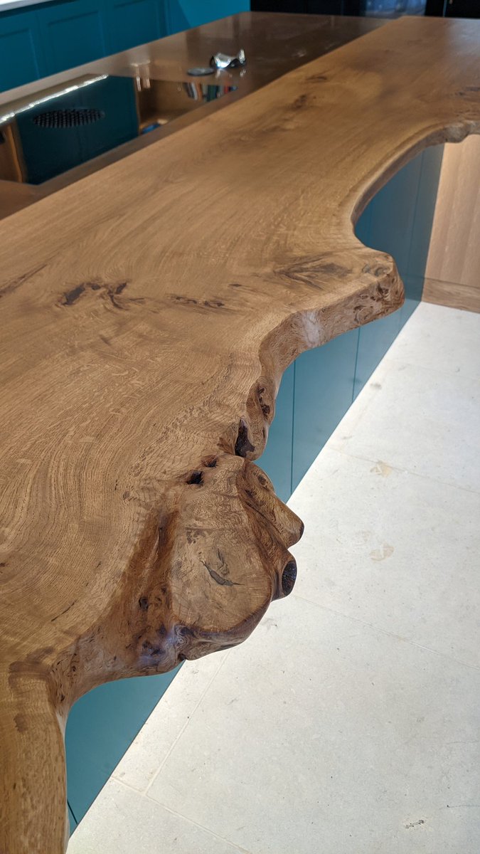 Smartjoiner's tweet photo. Breakfast bar top from one single slab. British Oak wood.
320cm x 60cm 
Made by https://t.co/2JnkfmJHeh

#kitchendesign #kitchendecor #kitchen #interiordesign #interiordecor #homedecor https://t.co/wYji4bWaHt