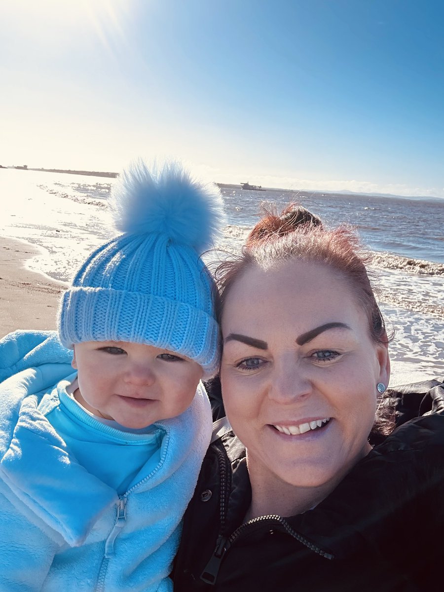 leannehobin's tweet photo. What Thursdays are all about 💙💙💙#maxdavid #workfreeday #mybeautifulboy #mummyandmax #love #myboy https://t.co/5XybMwZunW